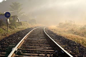 Trilhos. Uma poesia sobre passageiros no trem da vida.