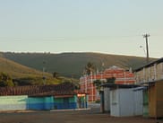 As montanhas cercam a Cidade de Santa Terezinha