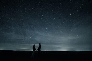 Um casal na noite. "Ouvir Estrelas". Uma das mais belas poesias de Olavo Bilac.